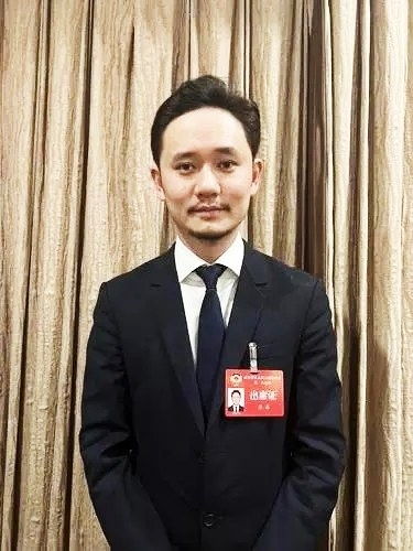 市政協(xié)委員 北京市中聞 重慶 律師事務(wù)所執(zhí)行合伙人 張磊 用大數(shù)據(jù)守護(hù)青少年心靈健康