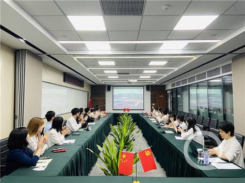 重慶律師 將嚴(yán)守黨紀(jì)國法融入法律工作